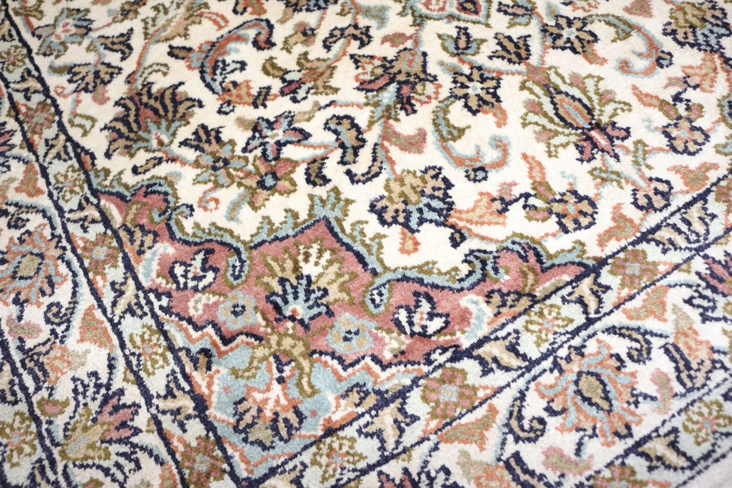 Kashmir silkki-matto 65 X 93 cm