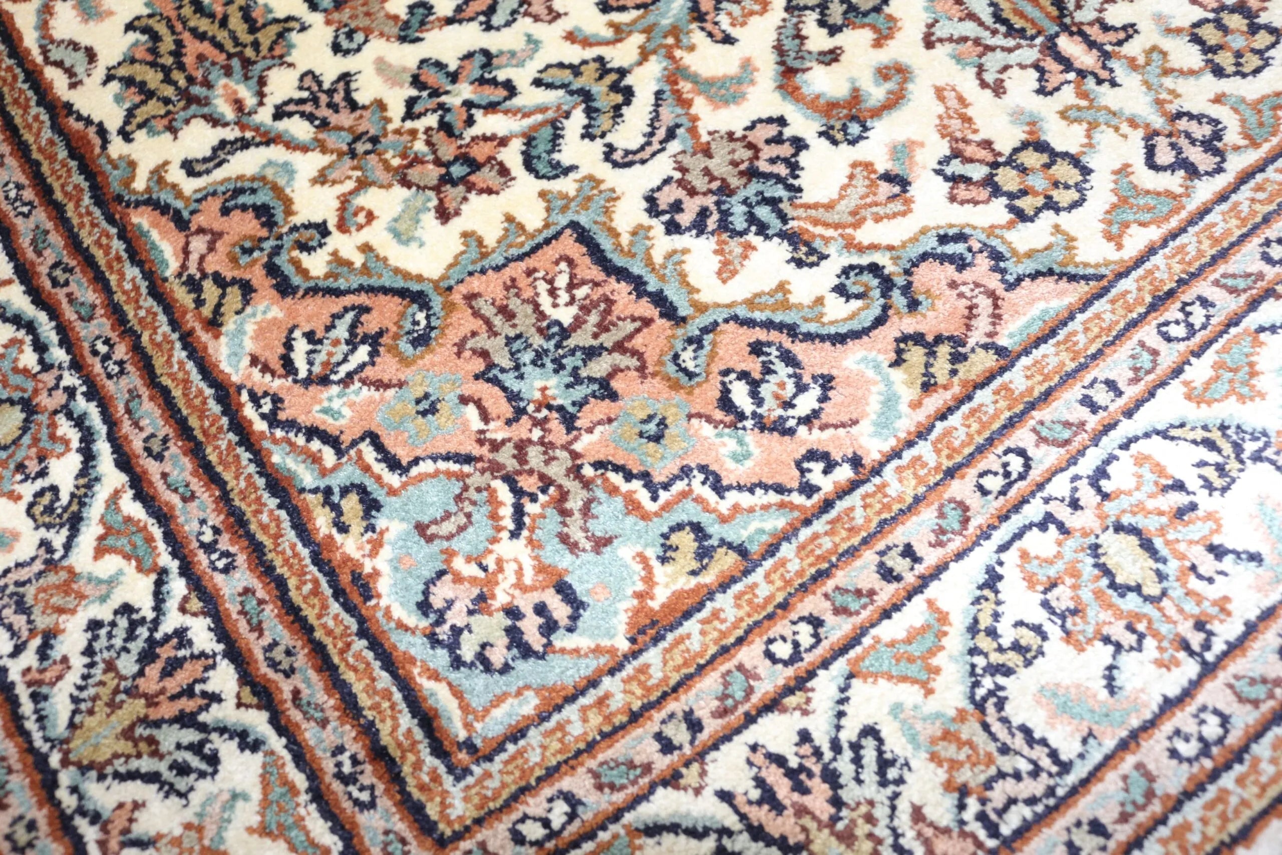 Kashmir silkki-matto 65 X 97 cm Aitomatto