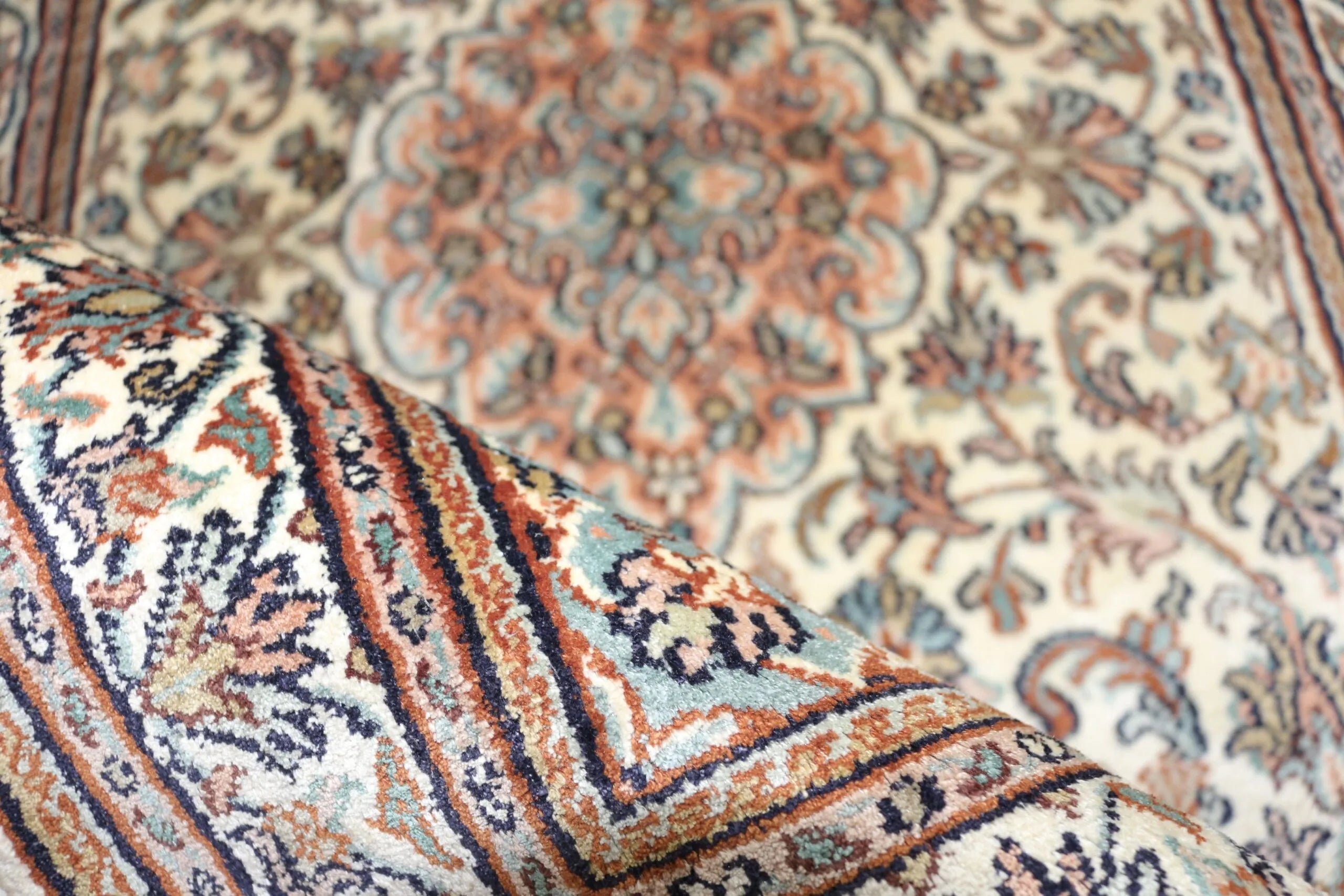 Kashmir silkki-matto 65 X 97 cm Aitomatto