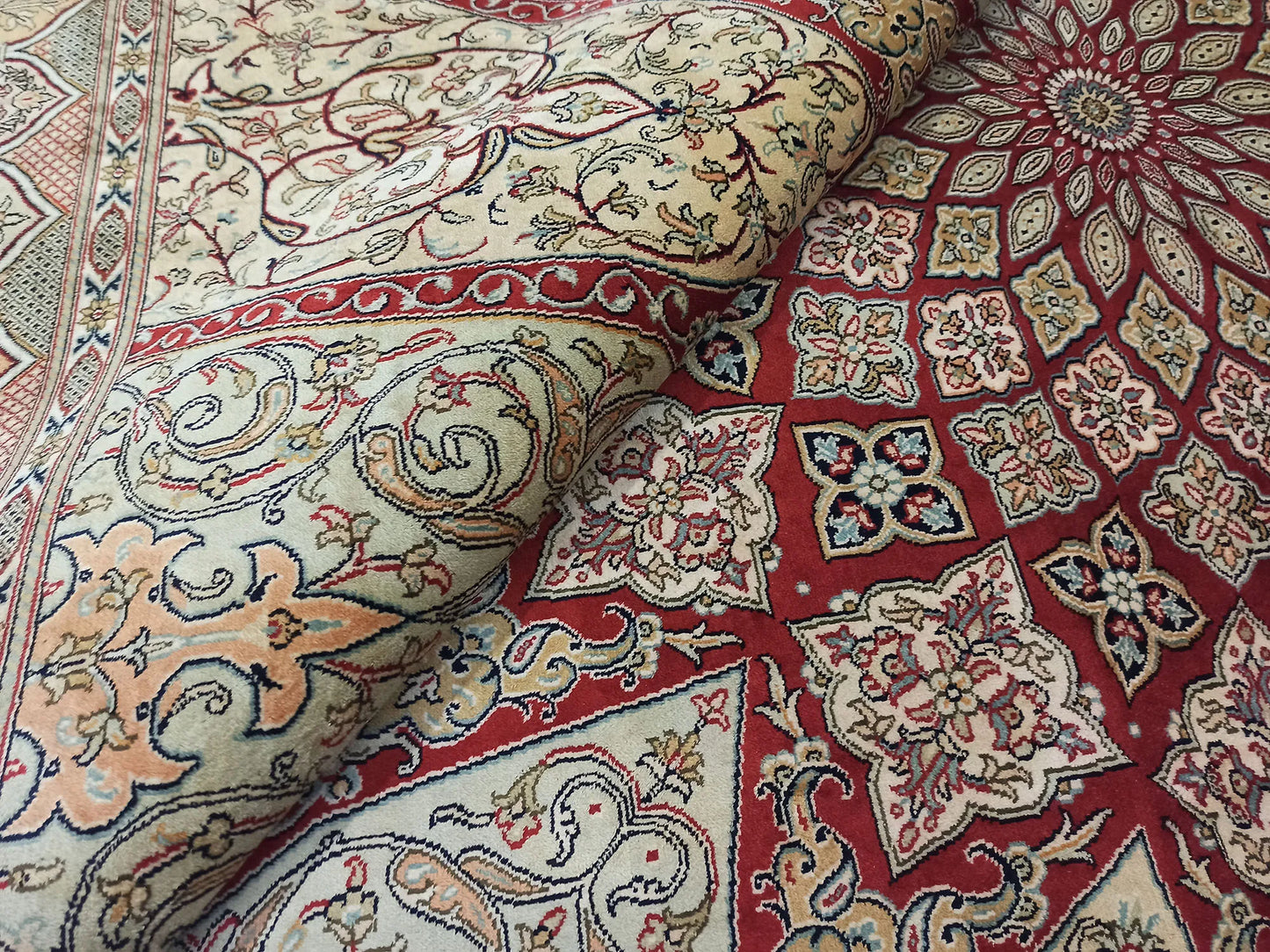 Kashmir silkki-matto 174 X 245 cm