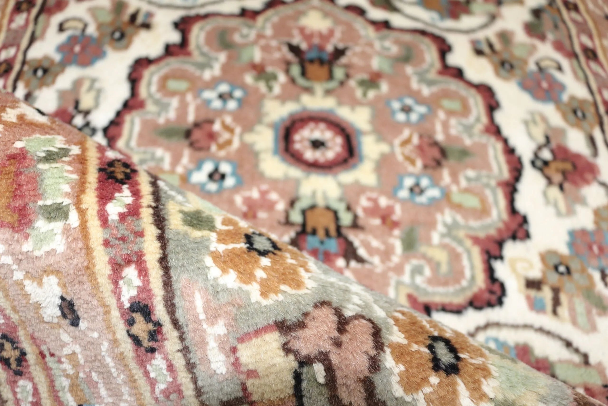 Medaljonki-matto 62 X 96 cm Aitomatto