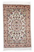 Medaljonki-matto 62 X 96 cm Aitomatto